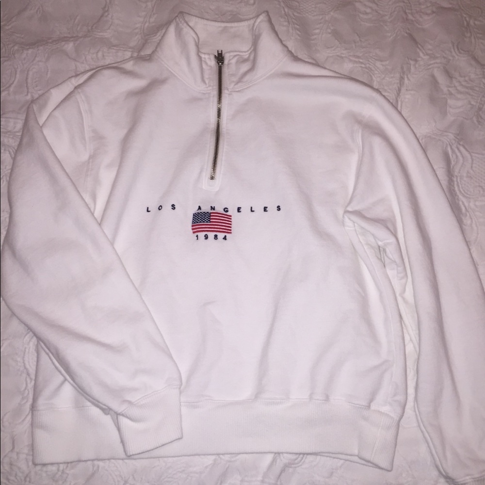 white brandy melville zip up hoodie